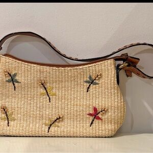 Fossil Straw Shoulder Bag with Embroidered Floral Accents - Natural & Red